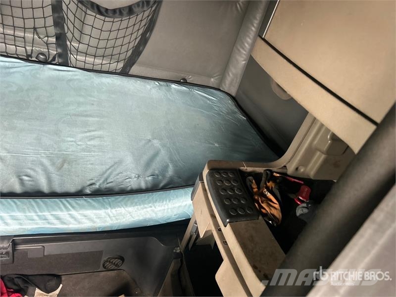 Freightliner Cascadia 125 6x4 T/A Sleeper Truck Tractor Sattelzugmaschinen
