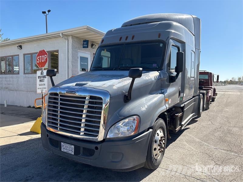 Freightliner Cascadia 125 6x4 T/A Sleeper Truck Tractor Cavalos mecânicos