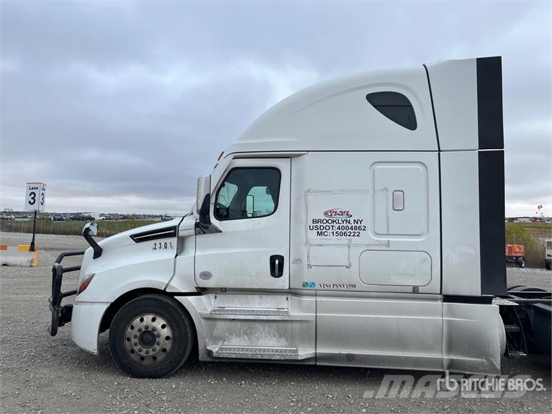 Freightliner Cascadia 126 T/A Sleeper Truck Tractor Vilcēji