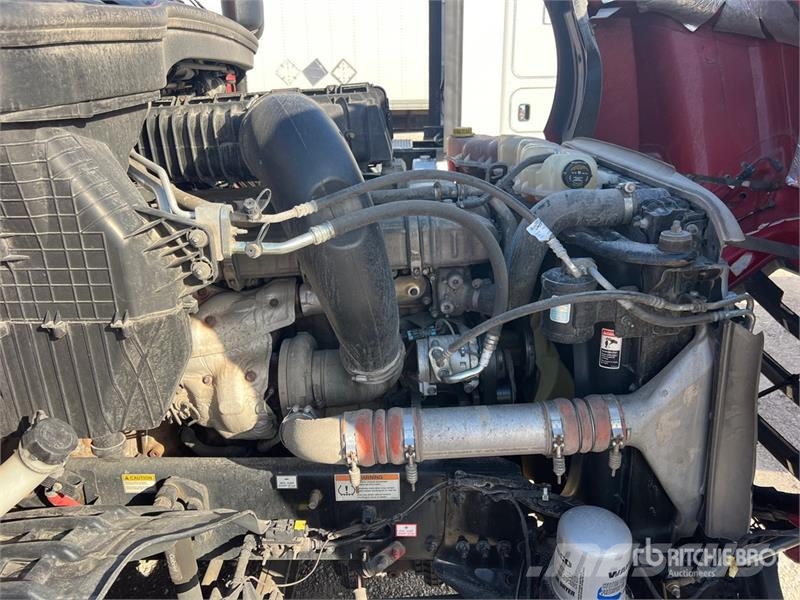 Freightliner Cascadia 126 6x4 T/A Sleeper Truck Tractor Vilcēji