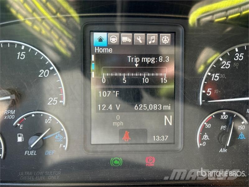 Freightliner Cascadia 126 Седельные тягачи