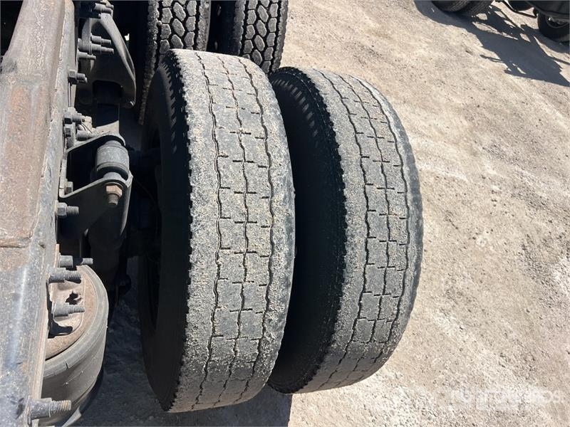 Freightliner Cascadia 125 6x4 T/A Sleeper Truck Tractor Tractor Units