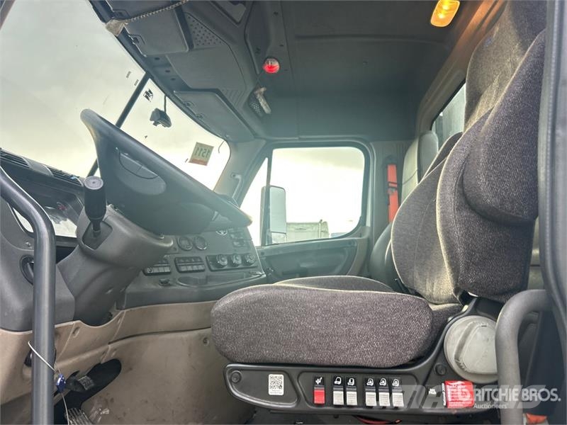 Freightliner Cascadia 125 وحدات الجر