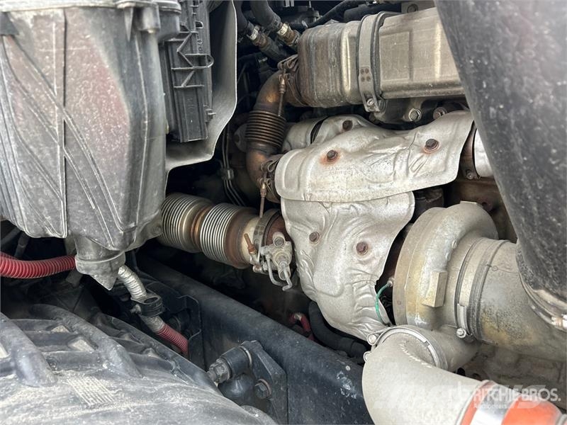 Freightliner Cascadia 126 6x4 Rebuilt Title** T/A Sleeper Truck Trekkers