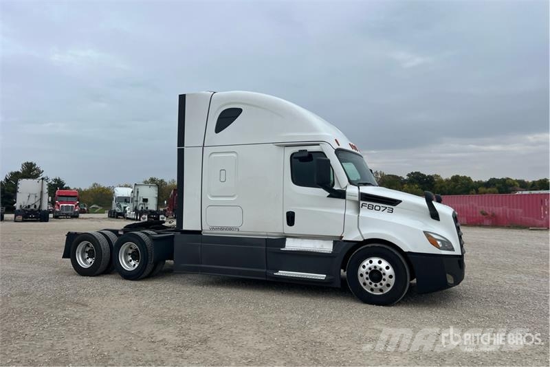 Freightliner Cascadia 126 6x4 T/A Sleeper Truck Tractor 曳引機組件