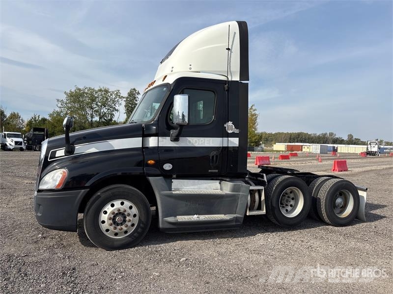 Freightliner Cascadia 125 Vilcēji