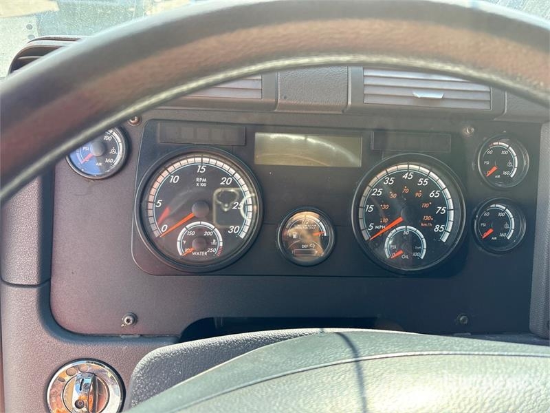 Freightliner Cascadia 125 Tractor Units