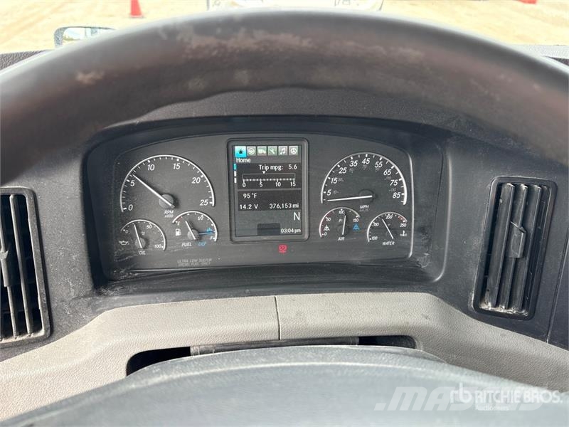 Freightliner Cascadia 126 6x4 T/A Sleeper Truck Tractor Çekiciler