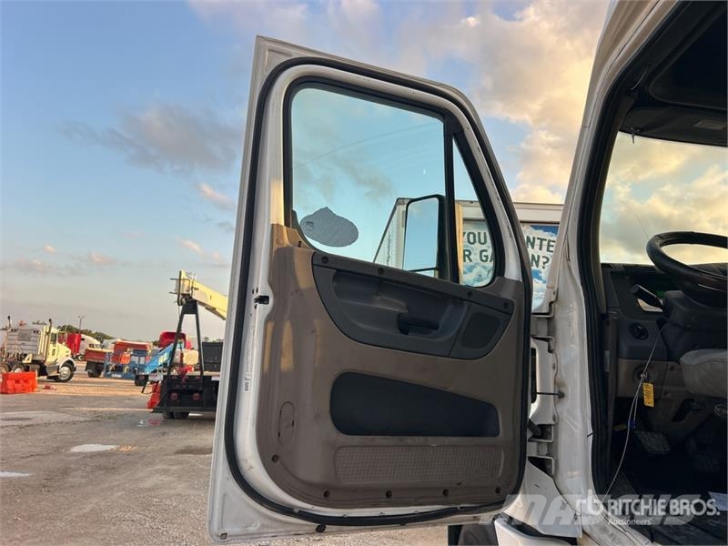 Freightliner Cascadia 125 6x4 T/A Sleeper Truck Tractor Τράκτορες