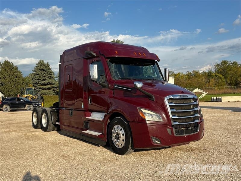 Freightliner Cascadia 126 6x4 T/A Sleeper Truck Tractor وحدات الجر