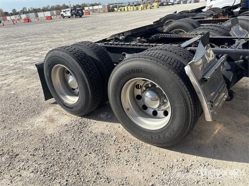 Freightliner Cascadia 126 6x4 T/A Sleeper Truck Tractor Motrici e Trattori Stradali