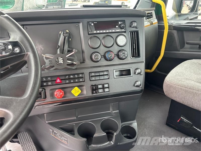 Freightliner Cascadia 126 Prime Movers