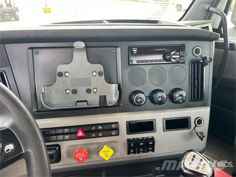 Freightliner Cascadia 126 Prime Movers