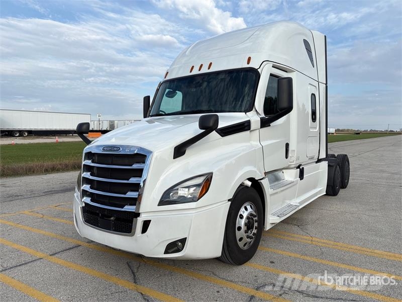Freightliner Cascadia 126 T/A Sleeper Truck Tractor Vilcēji