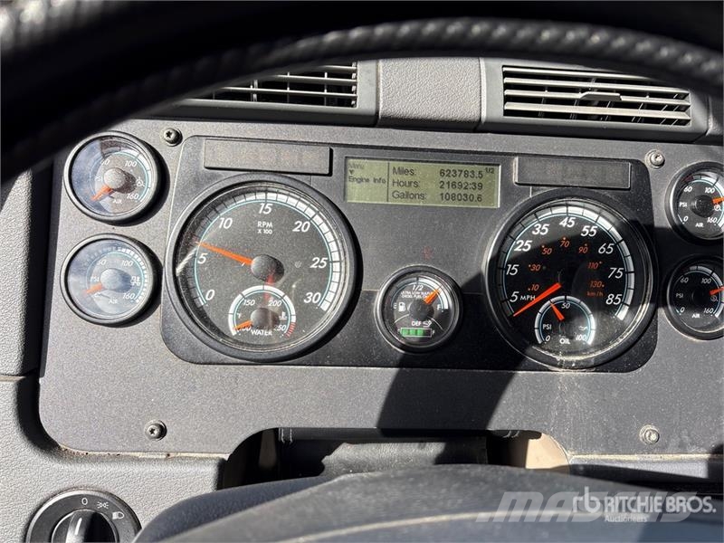 Freightliner Cascadia 125 6x4 T/A Sleeper Truck Tractor Влекачи