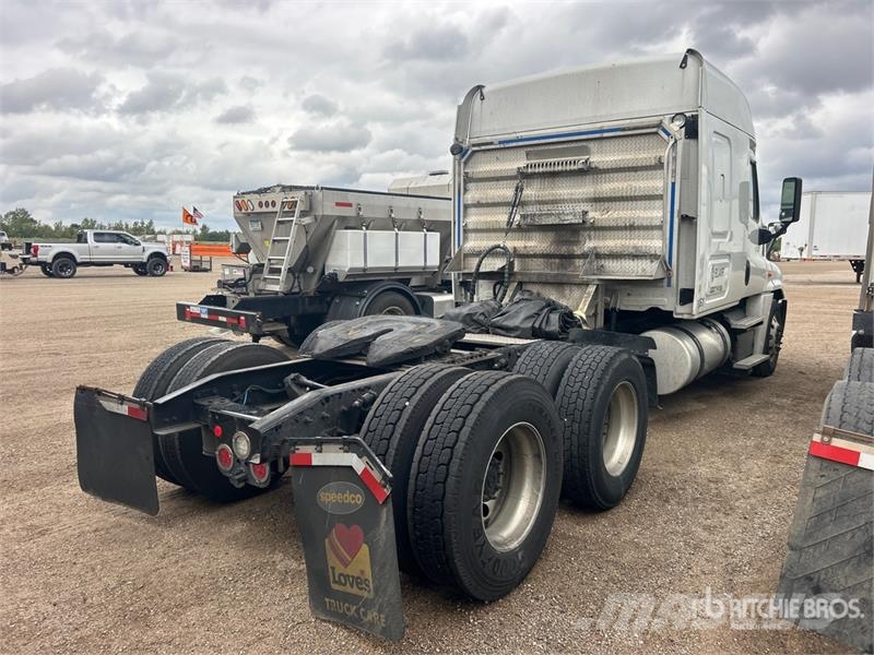 Freightliner Cascadia 125 6x4 T/A Sleeper Truck Tractor Sattelzugmaschinen