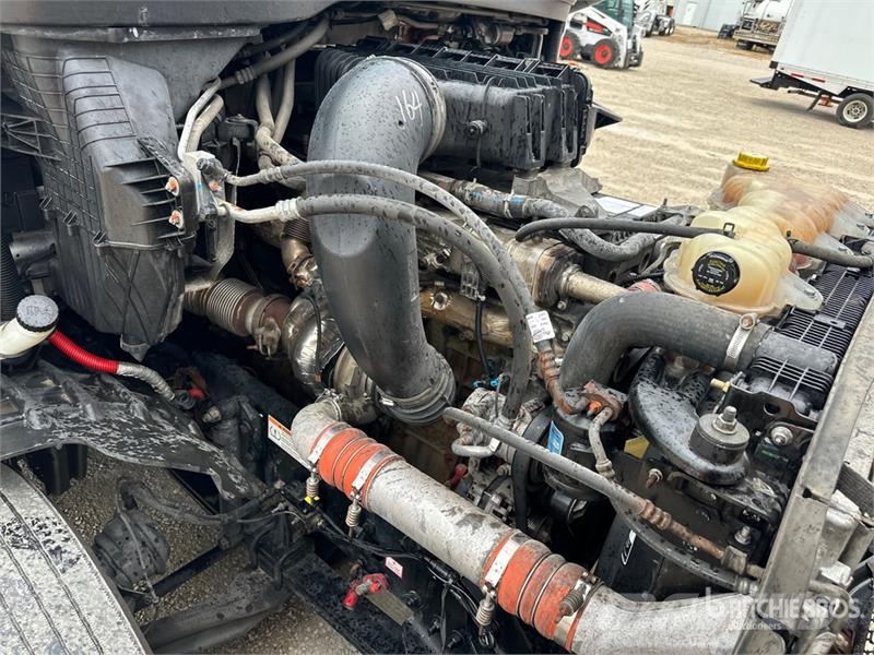 Freightliner Cascadia 126 6x4 T/A Sleeper Truck Tractor Влекачи