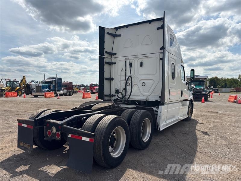 Freightliner Cascadia 126 6x4 T/A Sleeper Truck Tractor Tracteur routier