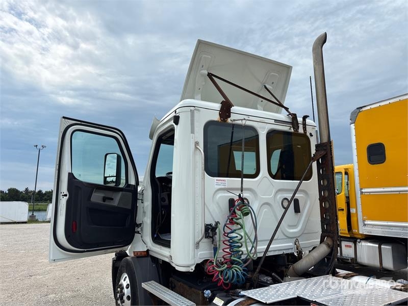 Freightliner Cascadia 116 Prime Movers