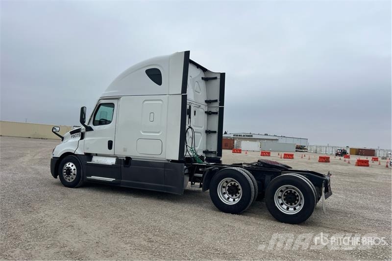 Freightliner Cascadia 126 6x4 T/A Sleeper Truck Tractor 曳引機組件