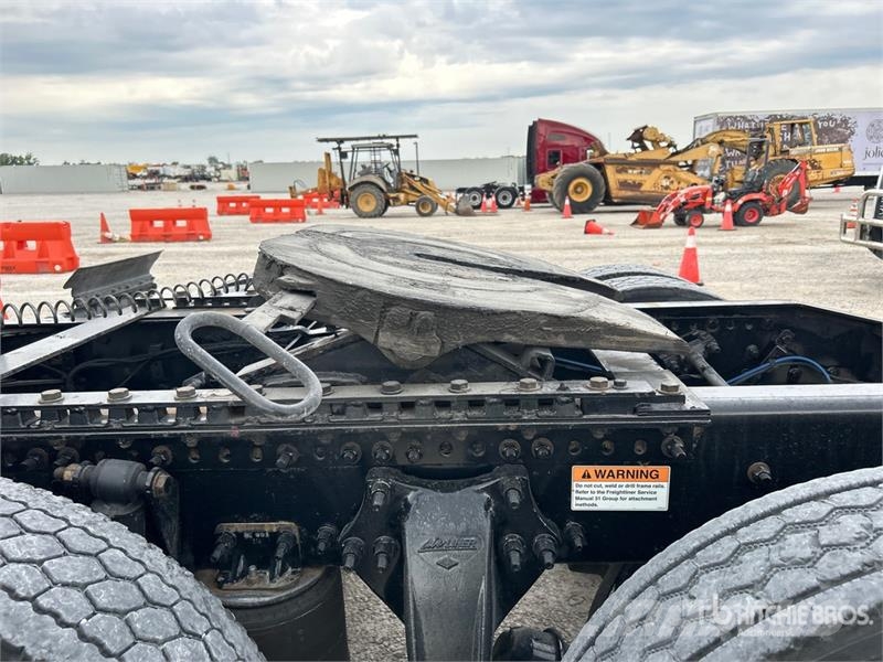 Freightliner Cascadia 126 6x4 Rebuilt Title** T/A Sleeper Truck Trekkers