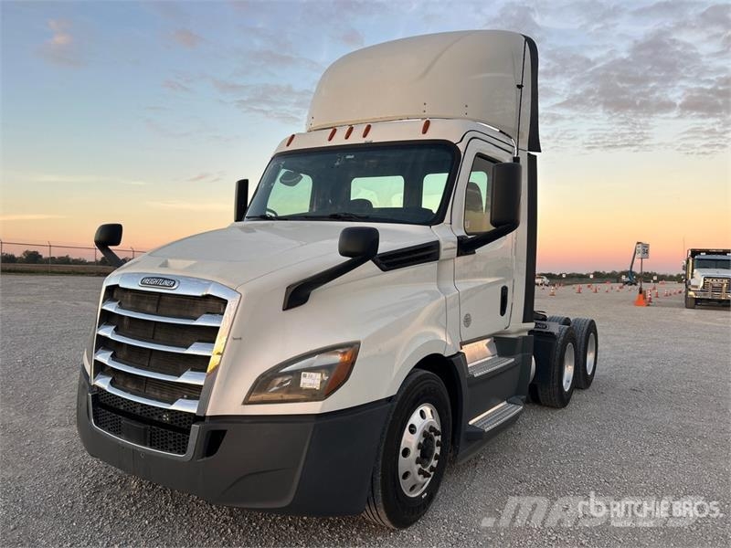 Freightliner Cascadia 126 Truck Tractor Units