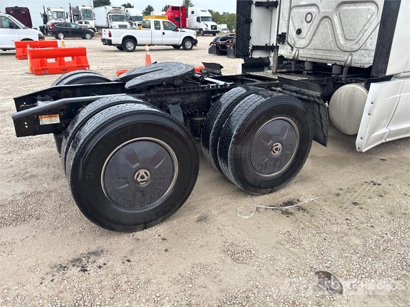 Freightliner Cascadia 126 6x4 T/A Sleeper Truck Tractor Влекачи