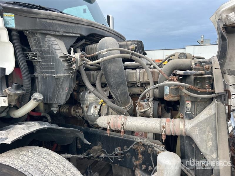 Freightliner Cascadia 126 6x4 T/A Sleeper Truck Tractor Тягачі