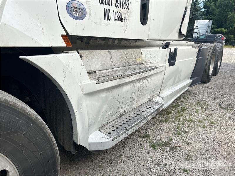 Freightliner Cascadia 126 6x4 T/A Sleeper Truck Tractor Tractor Units