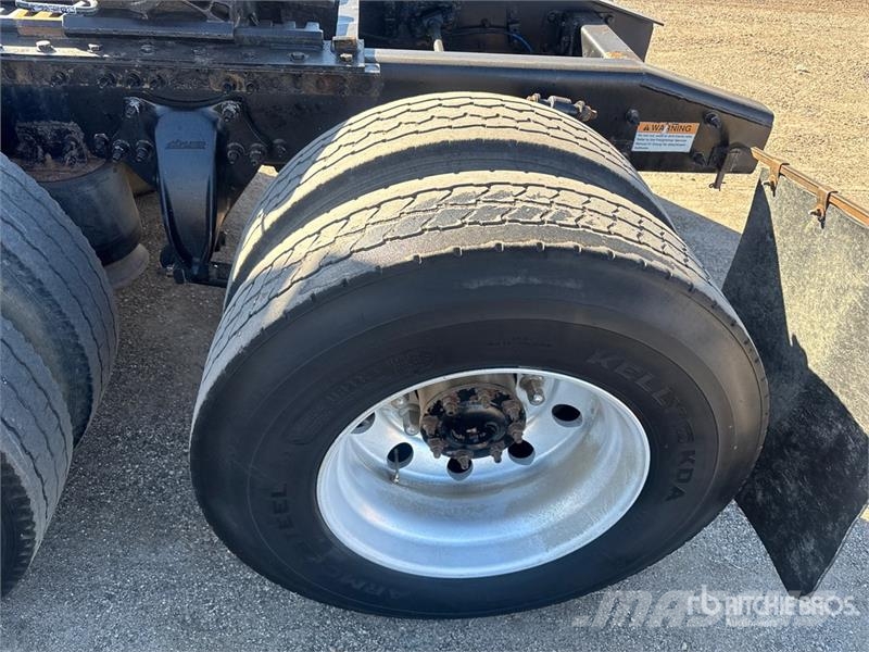 Freightliner Cascadia 125 6x4 T/A Sleeper Truck Tractor وحدات الجر