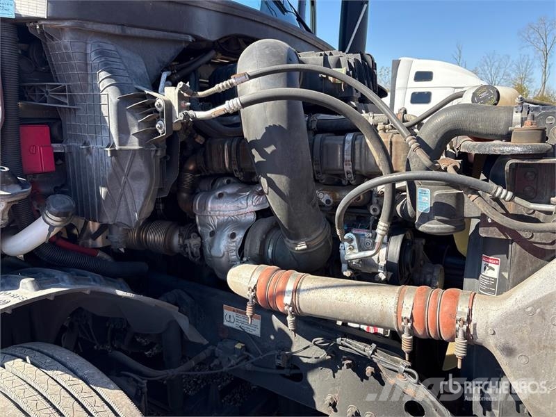 Freightliner Cascadia 126 6x4 T/A Sleeper Truck Tractor Autotractoare