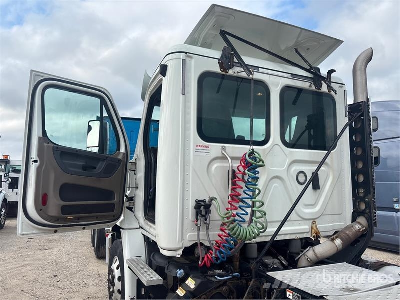 Freightliner Cascadia 113 Prime Movers