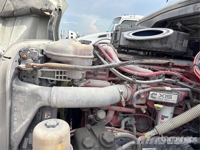 Freightliner Cascadia 126 6x4 T/A Sleeper Truck Tractor Çekiciler