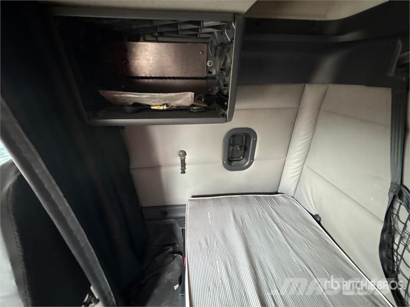 Freightliner Cascadia 126 6x4 T/A Sleeper Truck Tractor 牵引车