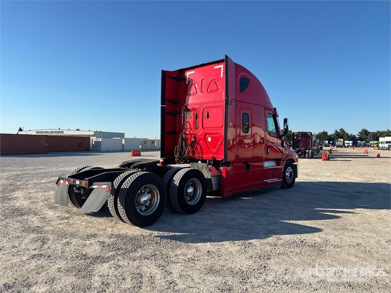 Freightliner Cascadia 126 6x4 T/A Sleeper Truck Tractor Motrici e Trattori Stradali