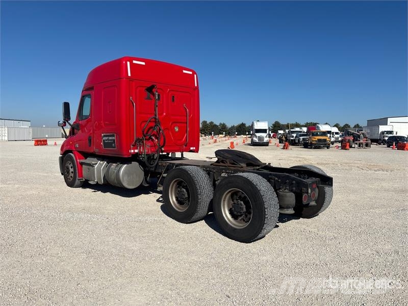 Freightliner Cascadia 113 Sattelzugmaschinen
