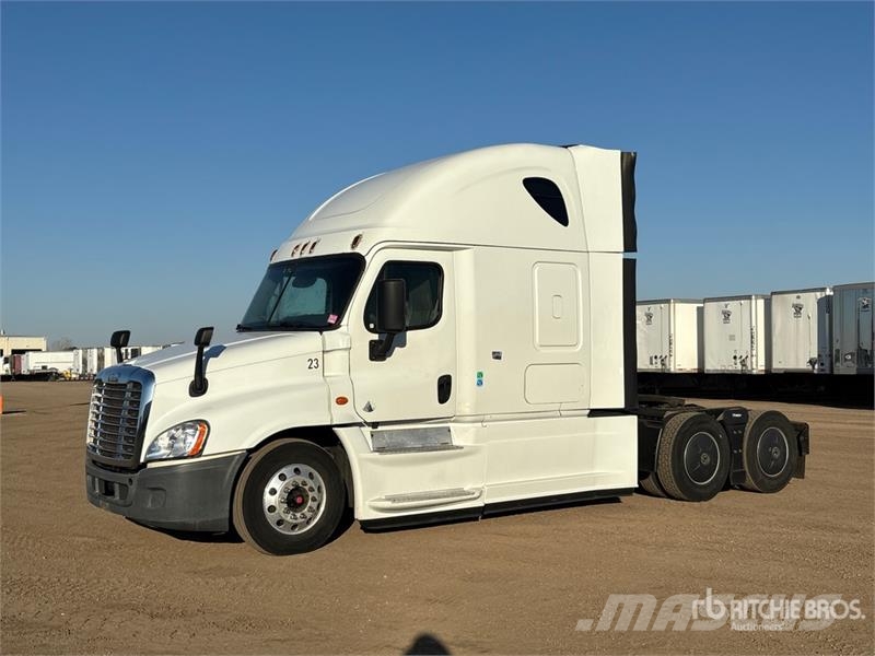 Freightliner Cascadia 125 6x4 T/A Sleeper Truck Tractor Sattelzugmaschinen