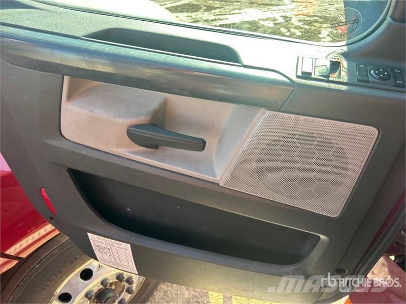 Freightliner Cascadia 126 曳引機組件