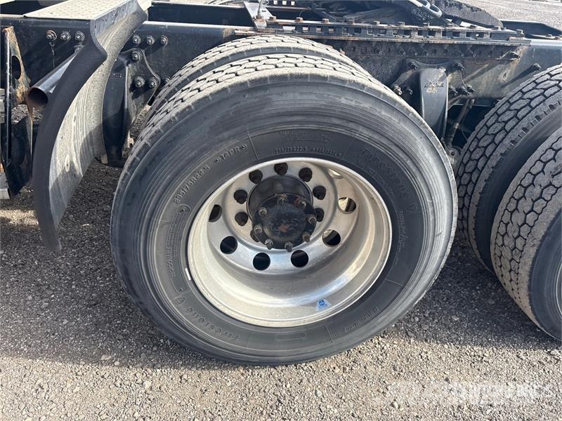 Freightliner Cascadia 125 6x4 T/A Sleeper Truck Tractor Влекачи