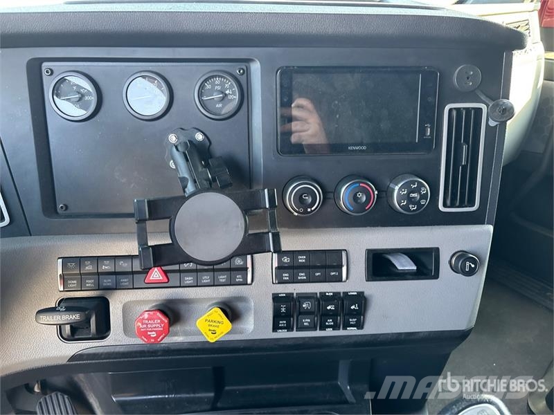 Freightliner Cascadia 126 Влекачи