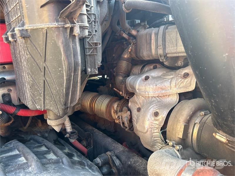 Freightliner Cascadia 126 6x4 T/A Sleeper Truck Tractor Tractor Units