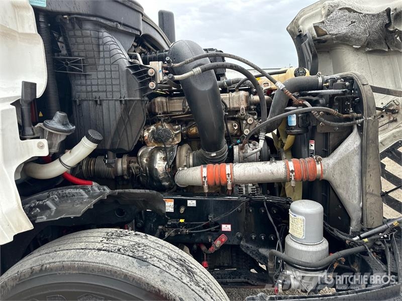 Freightliner Cascadia 126 6x4 T/A Sleeper Truck Tractor Влекачи
