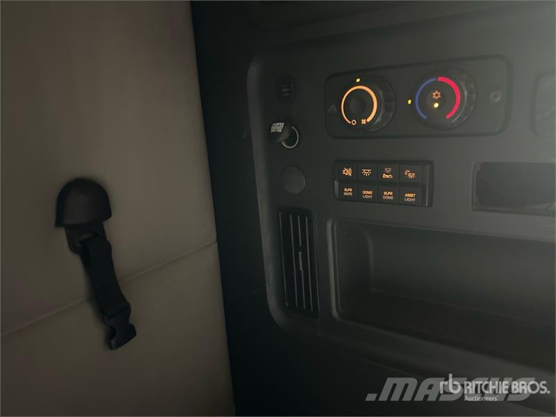 Freightliner Cascadia 126 6x4 T/A Sleeper Truck Tractor Влекачи