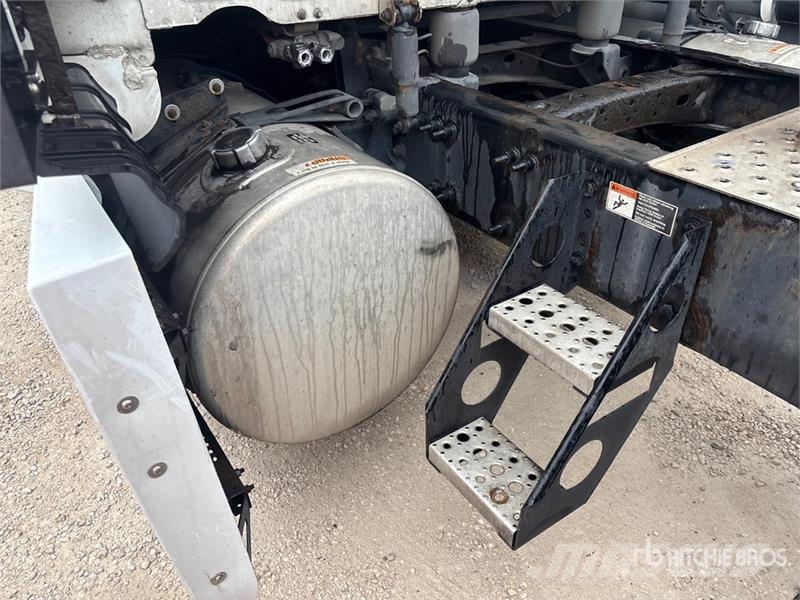 Freightliner Cascadia 126 6x4 T/A Sleeper Truck Tractor Влекачи