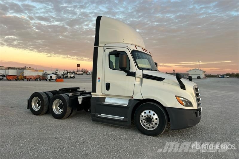 Freightliner Cascadia 126 Truck Tractor Units