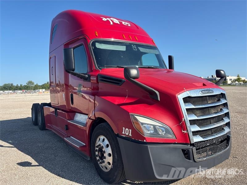 Freightliner Cascadia 126 6x4 T/A Sleeper Truck Tractor Sattelzugmaschinen