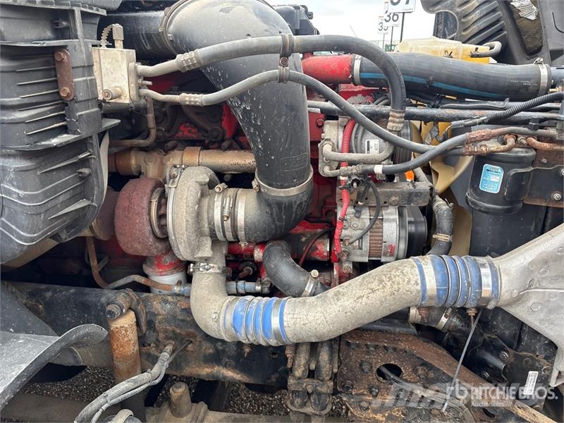 Freightliner Cascadia 125 6x4 T/A Sleeper Truck Tractor 曳引機組件