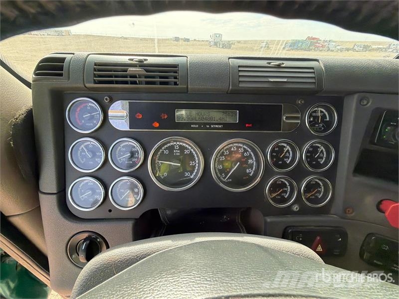 Freightliner Cascadia 125 6x4 T/A Sleeper Truck Tractor Dragbilar