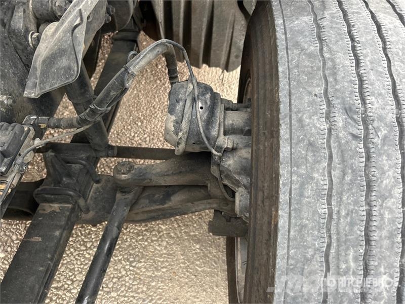 Freightliner Cascadia 126 6x4 Rebuilt Title** T/A Sleeper Truck Trekkers