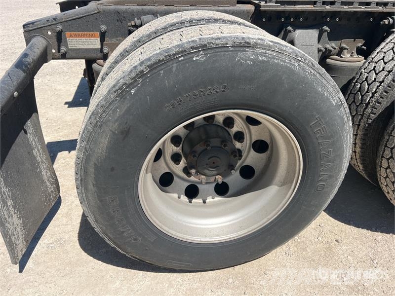 Freightliner Cascadia 125 6x4 T/A Sleeper Truck Tractor Tractor Units